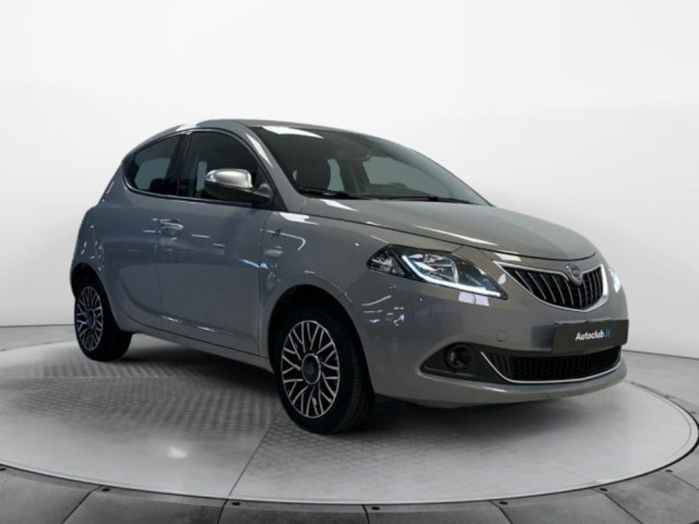 Lancia Ypsilon usata a Modena (16)