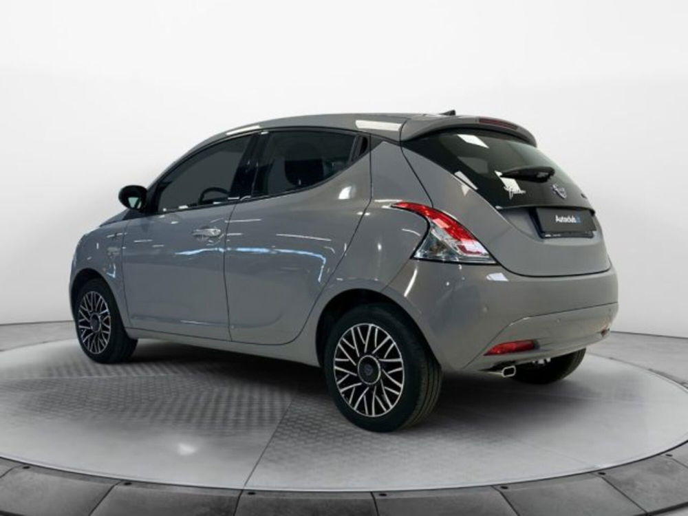 Lancia Ypsilon usata a Modena (18)