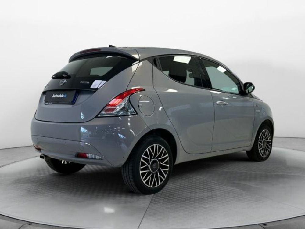 Lancia Ypsilon usata a Modena (2)