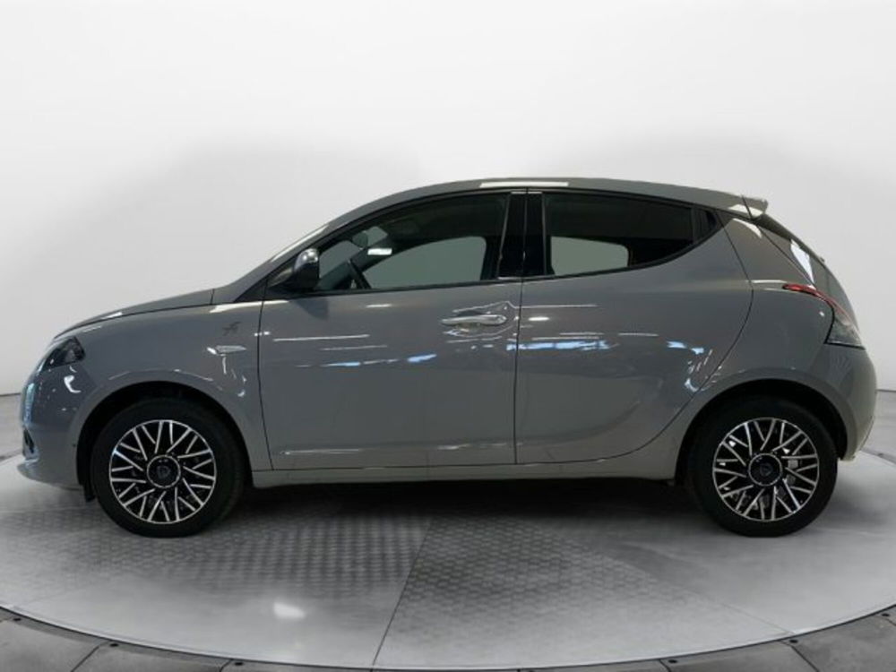 Lancia Ypsilon usata a Modena (3)