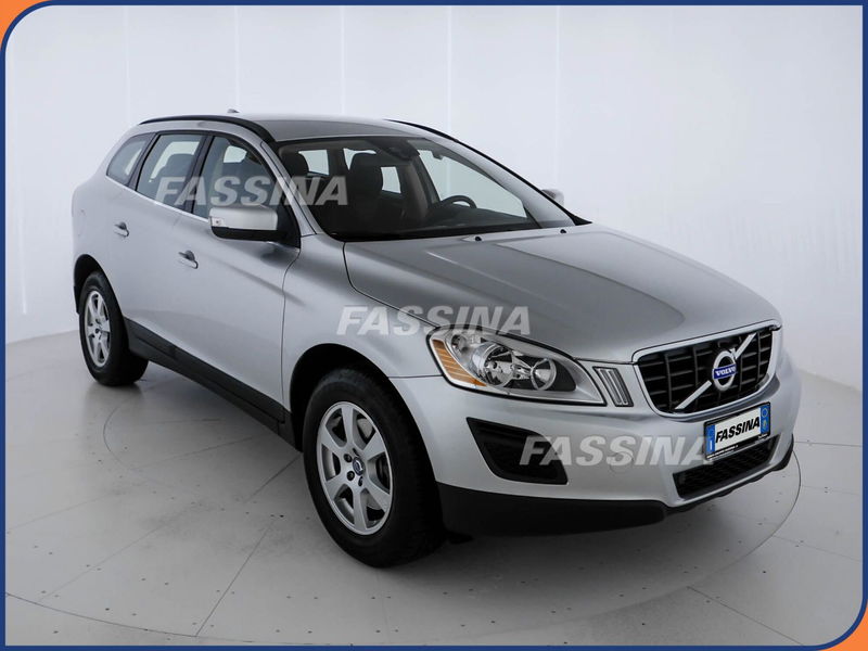 Volvo XC60 D4 AWD Geartronic Momentum  del 2013 usata a Milano