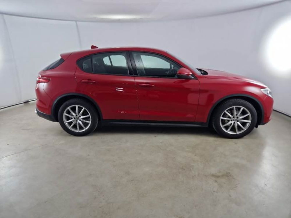 Alfa Romeo Stelvio usata a Salerno (4)