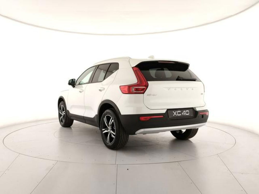 Volvo XC40 nuova a Modena (3)