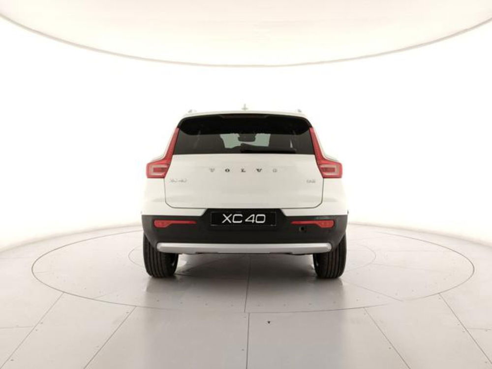 Volvo XC40 nuova a Modena (4)