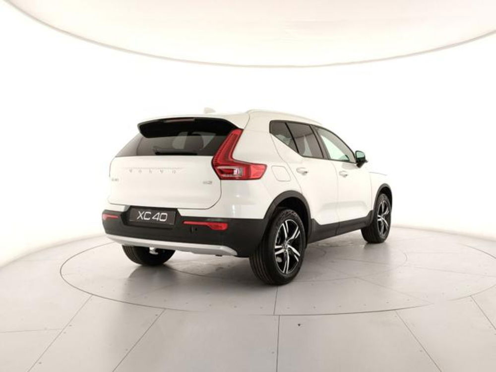 Volvo XC40 nuova a Modena (5)