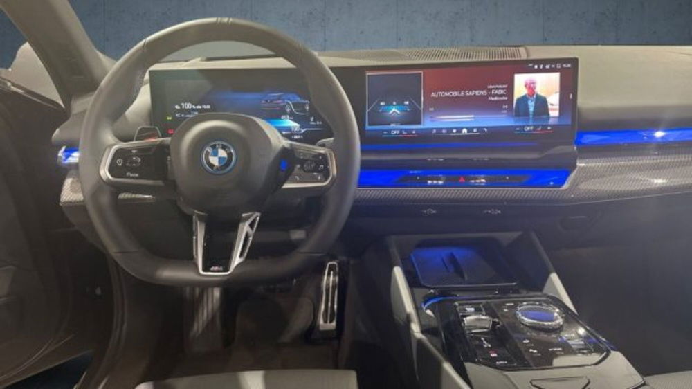 BMW i5 Touring nuova a Verona (11)