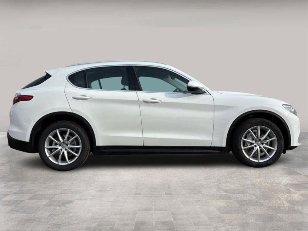 Alfa Romeo Stelvio usata a Cagliari (13)