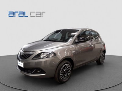 Lancia Ypsilon 1.0 FireFly 5 porte S&amp;S Hybrid Ecochic Silver  del 2024 usata a Torino