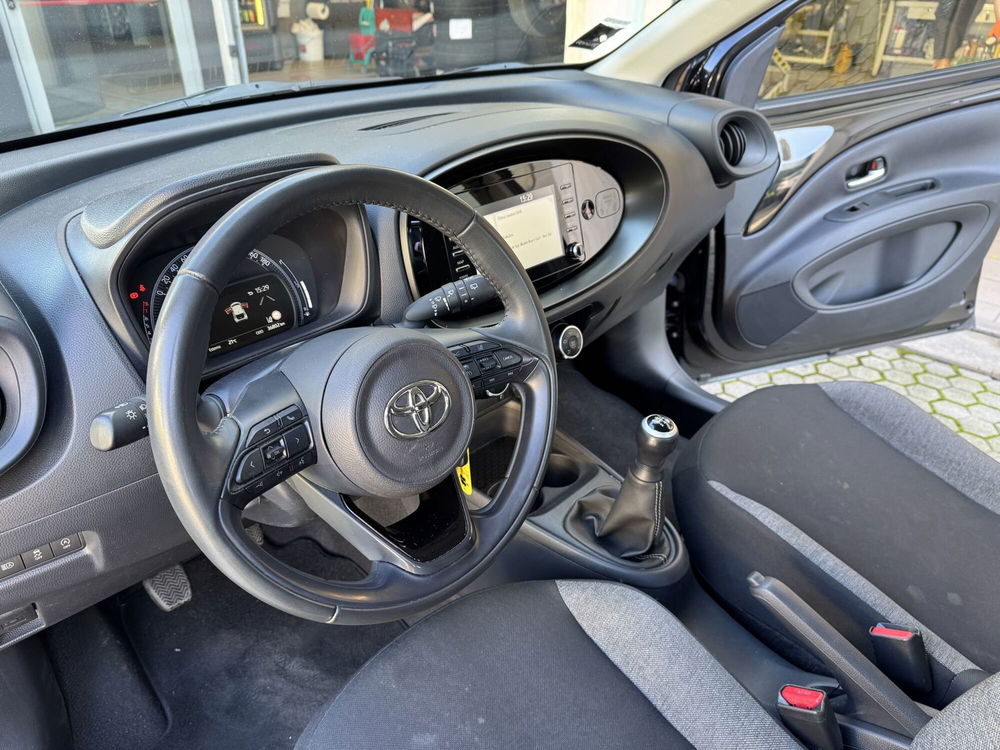 Toyota Aygo X usata a Como (11)