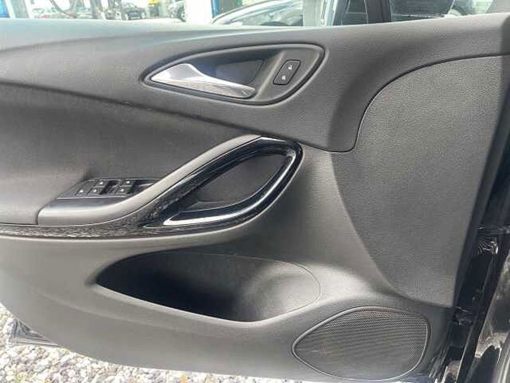 Opel Astra usata a Lucca (9)