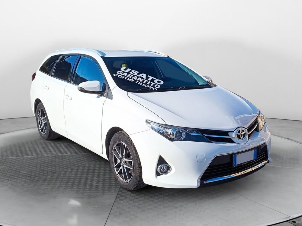 Toyota Auris Station Wagon usata a Frosinone (8)