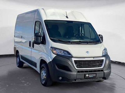 Peugeot Boxer Furgone 335 L2H2 2.2 bluehdi 140cv S&amp;S vetrato del 2021 usata a Potenza