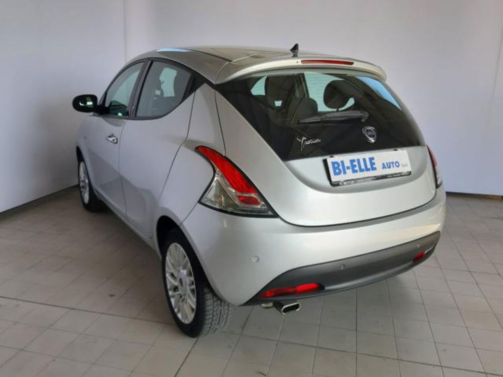 Lancia Ypsilon usata a Padova (4)