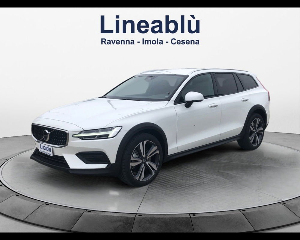 Volvo V60 Cross Country nuova a Ravenna