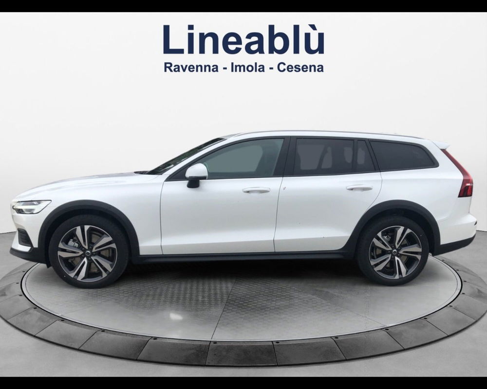 Volvo V60 Cross Country nuova a Ravenna (2)