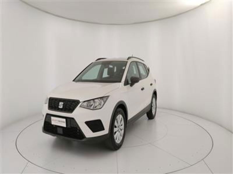 SEAT Arona 1.0 TGI Style  del 2020 usata a Bari