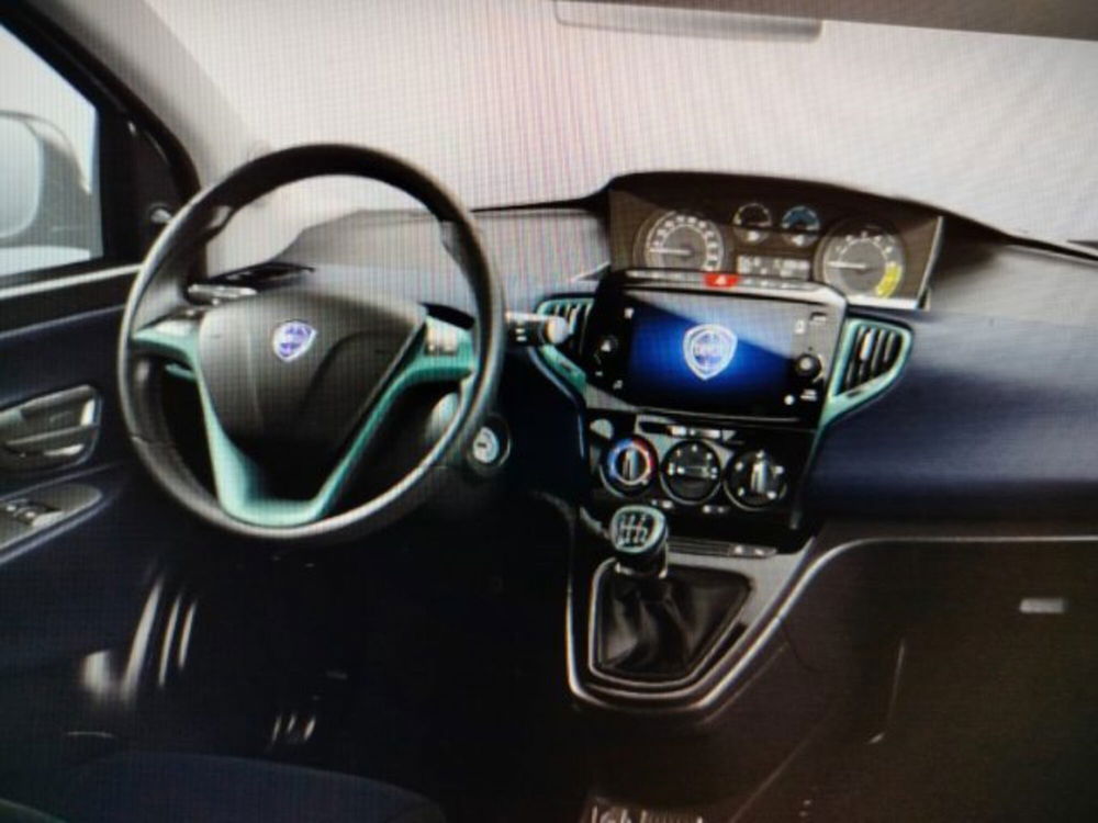 Lancia Ypsilon usata a Forlì-Cesena (3)