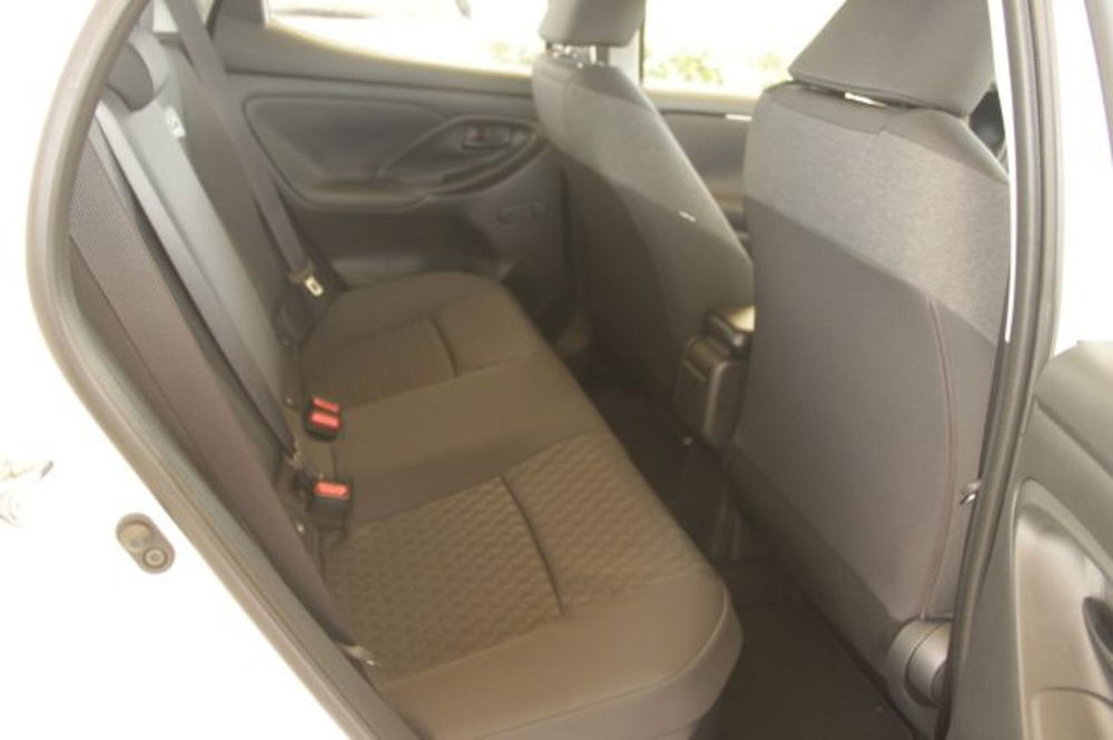 Toyota Yaris Cross nuova a Roma (8)