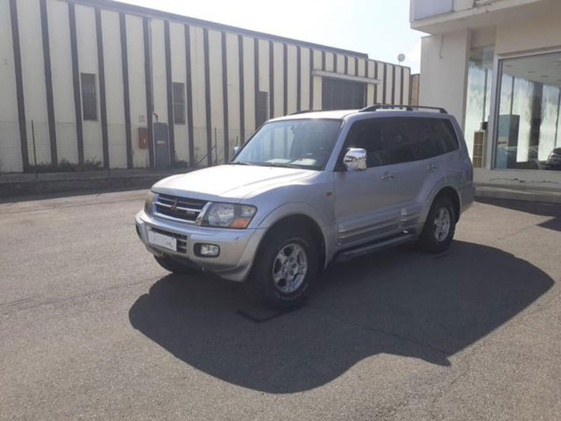 Mitsubishi Pajero 3.5i GDI V6 24V cat 5p. GLS  del 2001 usata a Borgo San Lorenzo