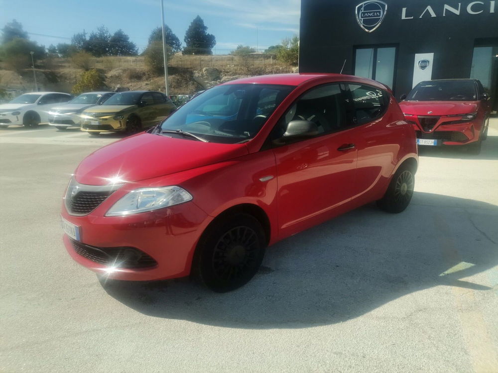 Lancia Ypsilon usata a Matera