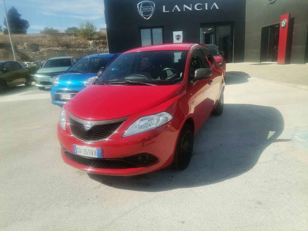 Lancia Ypsilon usata a Matera (2)