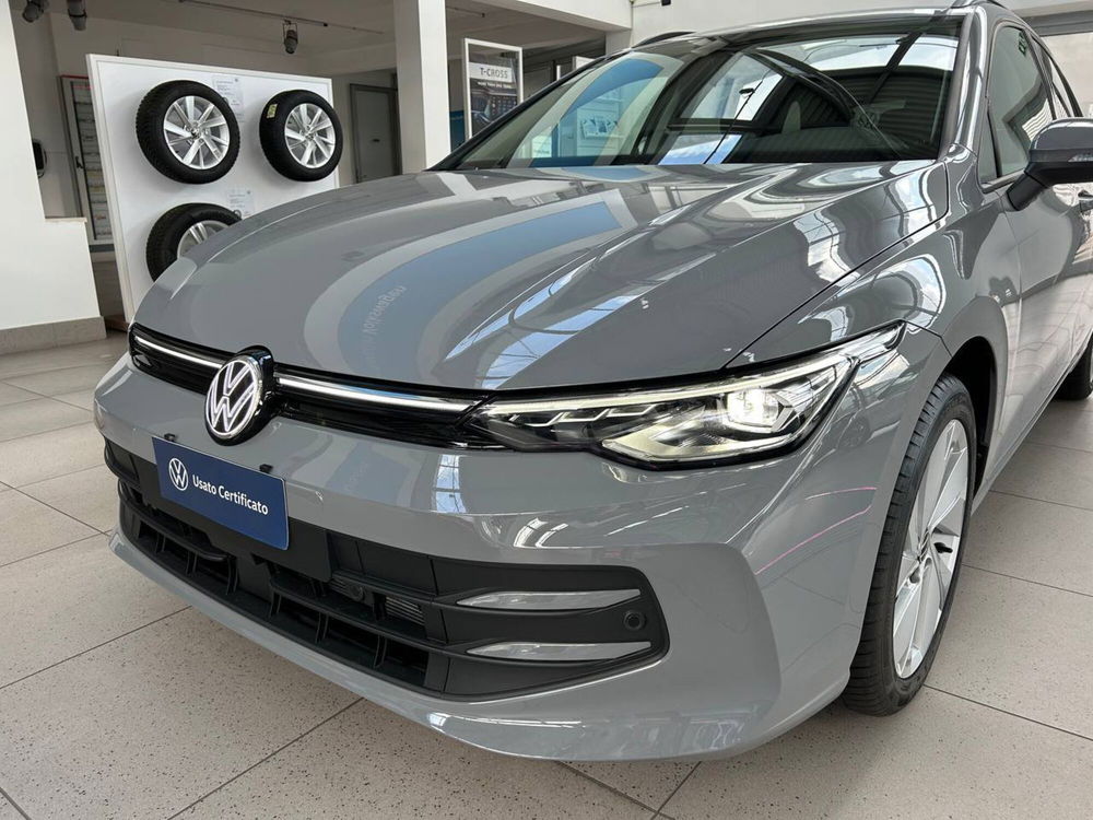 Volkswagen Golf Variant nuova a Avellino (4)