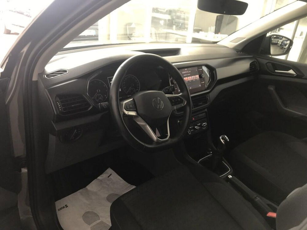 Volkswagen T-Cross usata a Milano (8)