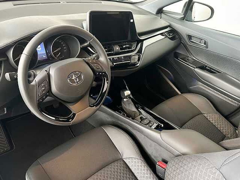 Toyota Toyota C-HR usata a Cosenza (9)