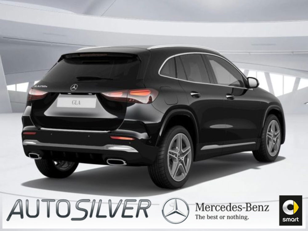 Mercedes-Benz GLA SUV nuova a Verona (2)