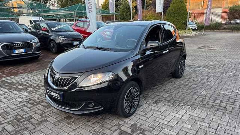 Lancia Ypsilon 1.0 FireFly 5 porte S&amp;S Hybrid Gold Plus del 2022 usata a Legnano