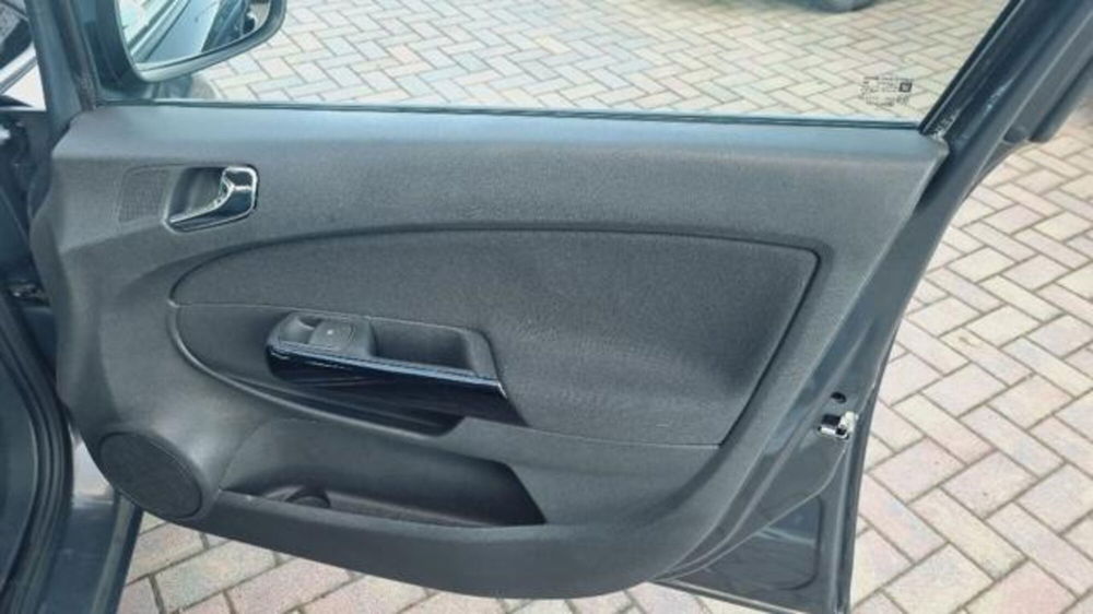 Opel Corsa usata a Savona (9)