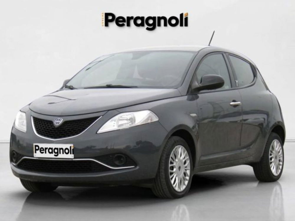 Lancia Ypsilon usata a Firenze