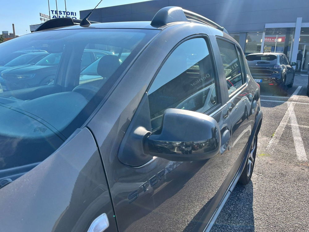 Dacia Sandero usata a Milano (10)