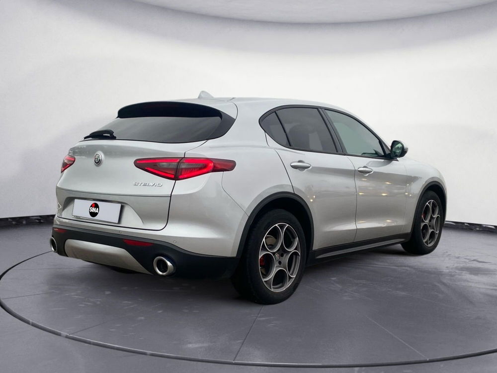 Alfa Romeo Stelvio usata a Pordenone (5)