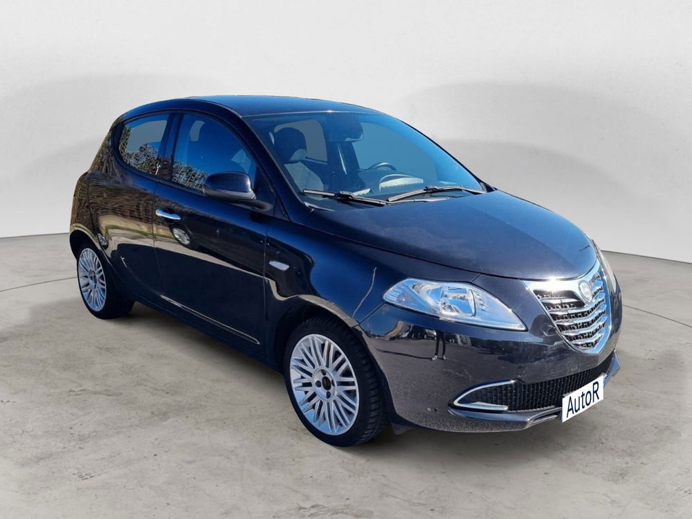 Lancia Ypsilon usata a Potenza (2)