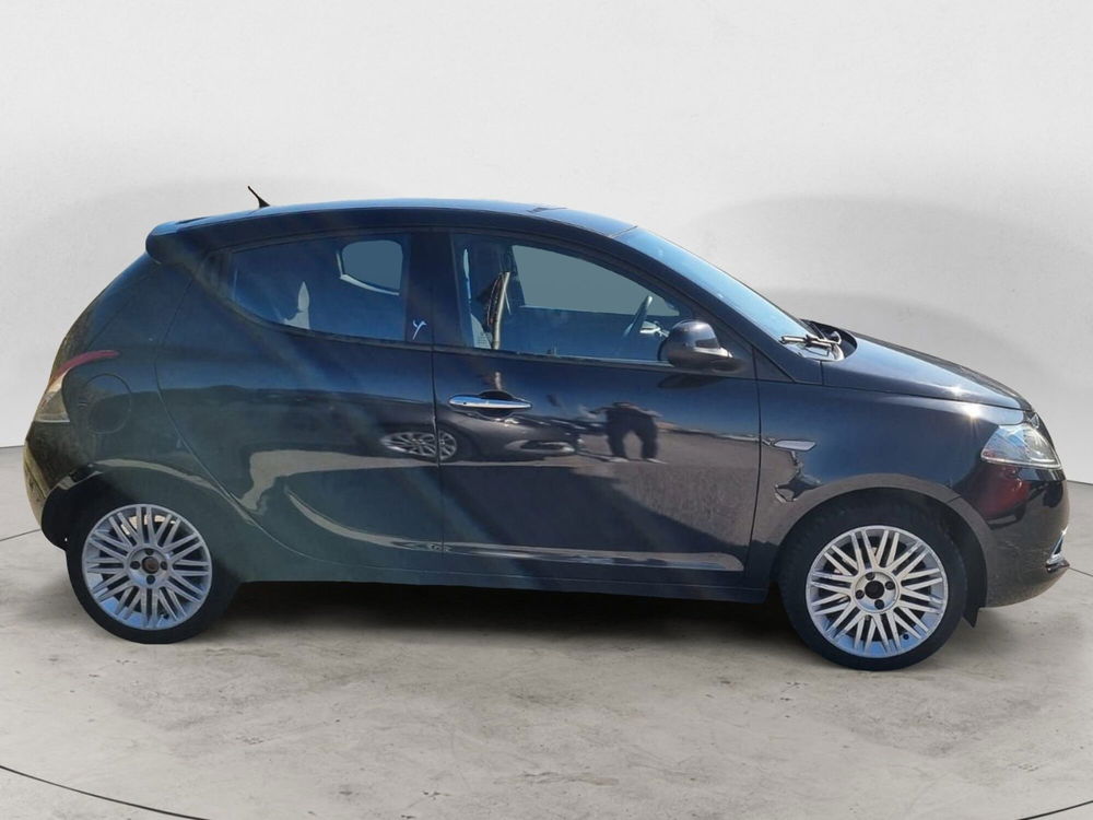 Lancia Ypsilon usata a Potenza (3)