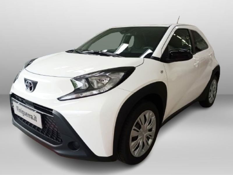 Toyota Aygo X 1.0 VVT-i 72 CV 5p. Undercover S-CVT nuova a Civate