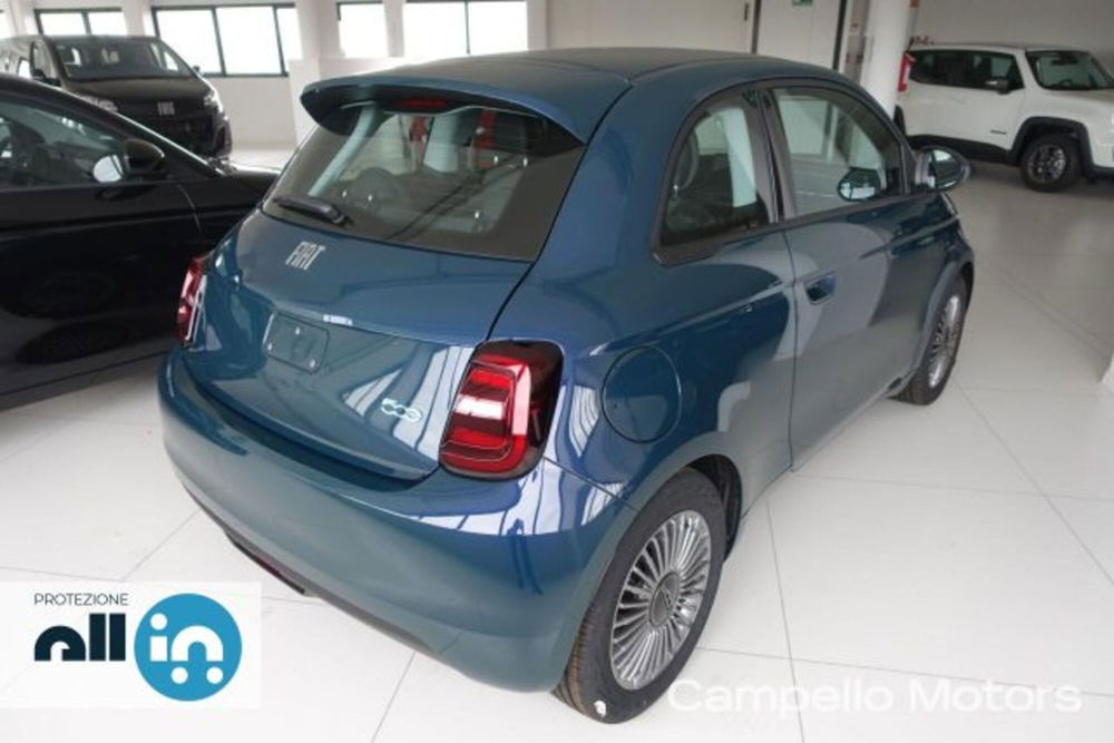 Fiat 500e nuova a Venezia (4)