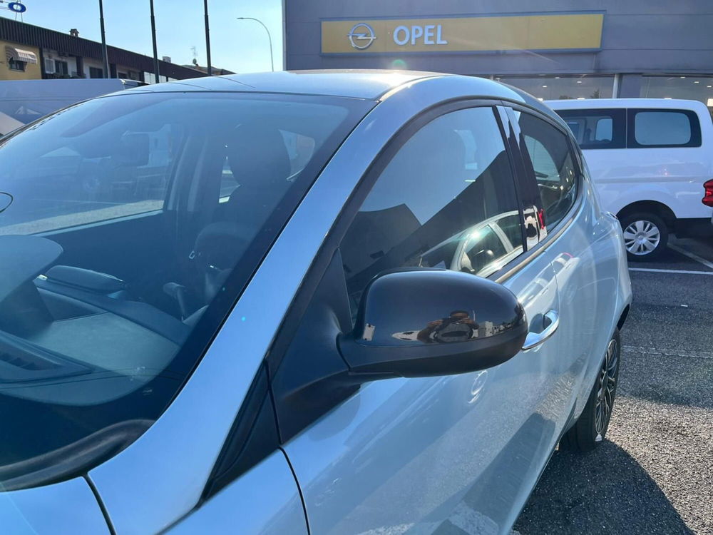 Lancia Ypsilon nuova a Milano (12)