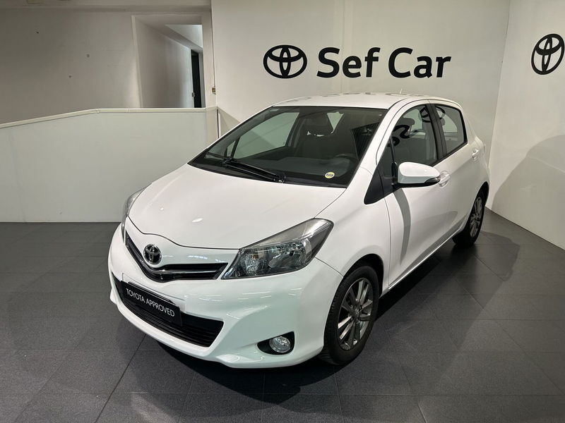 Toyota Yaris 1.0 5 porte Lounge  del 2014 usata a Milano