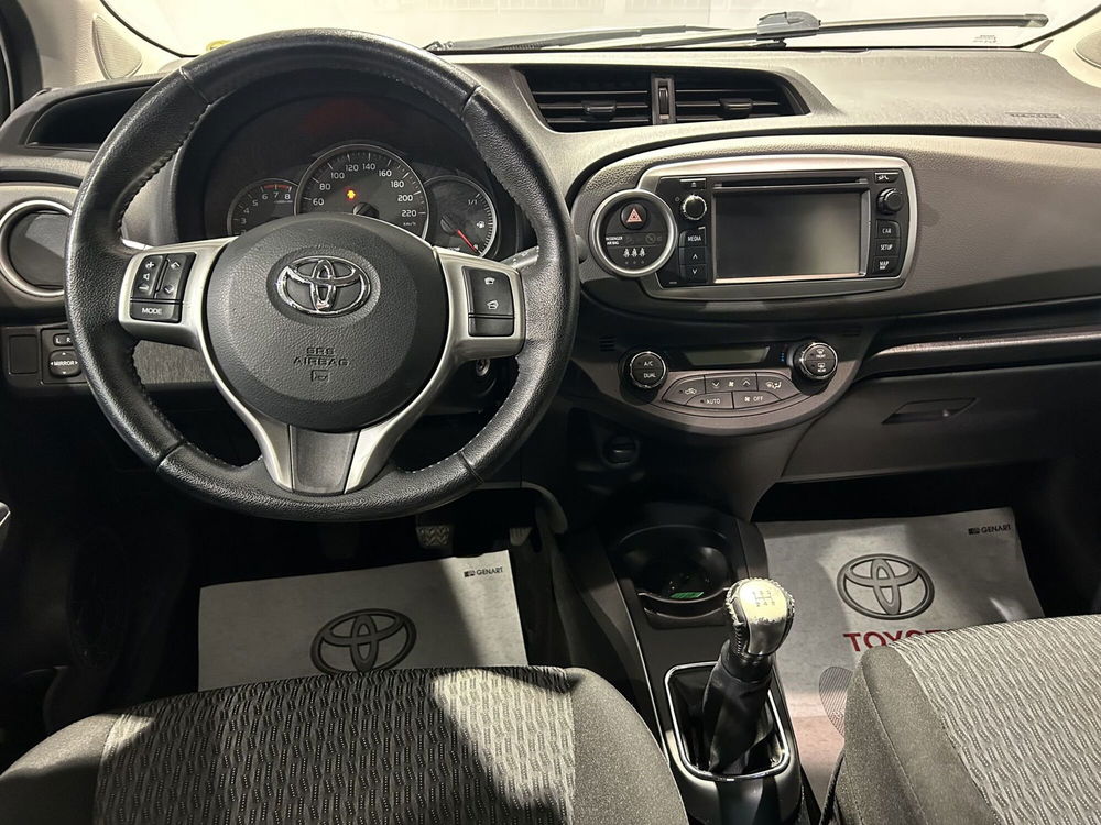 Toyota Yaris usata a Milano (11)