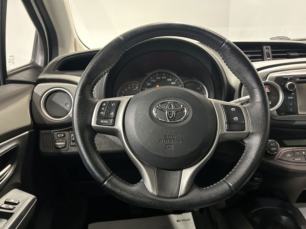 Toyota Yaris usata a Milano (10)