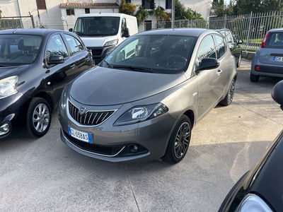 Lancia Ypsilon 1.0 FireFly 5 porte S&amp;S Hybrid Ecochic Gold  del 2022 usata a Ceccano