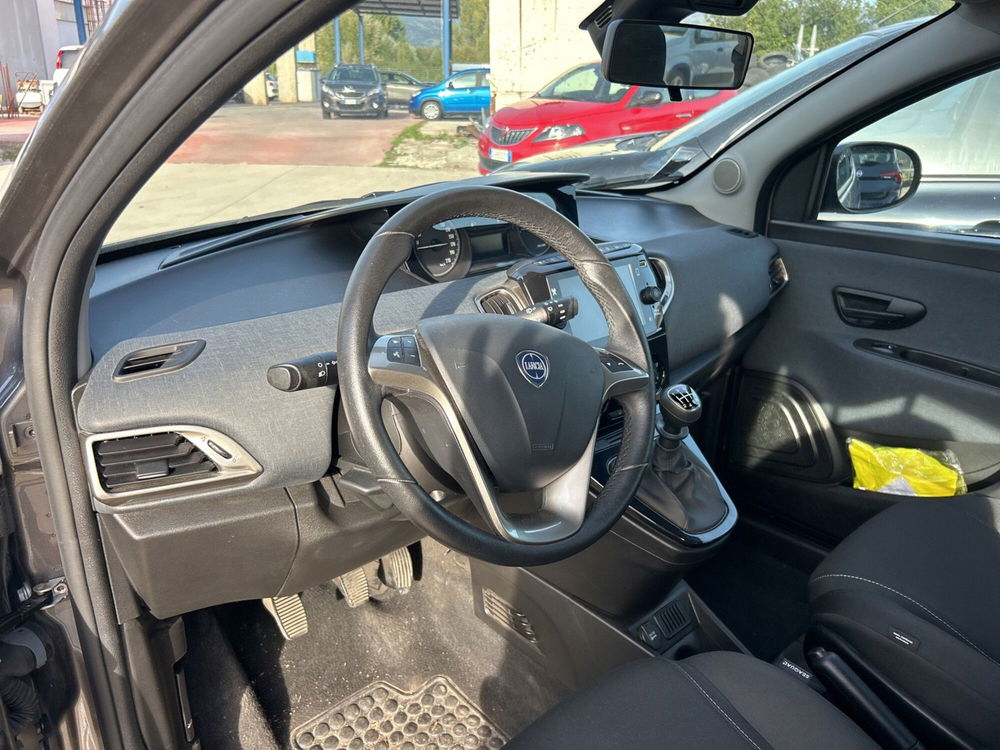 Lancia Ypsilon usata a Frosinone (16)