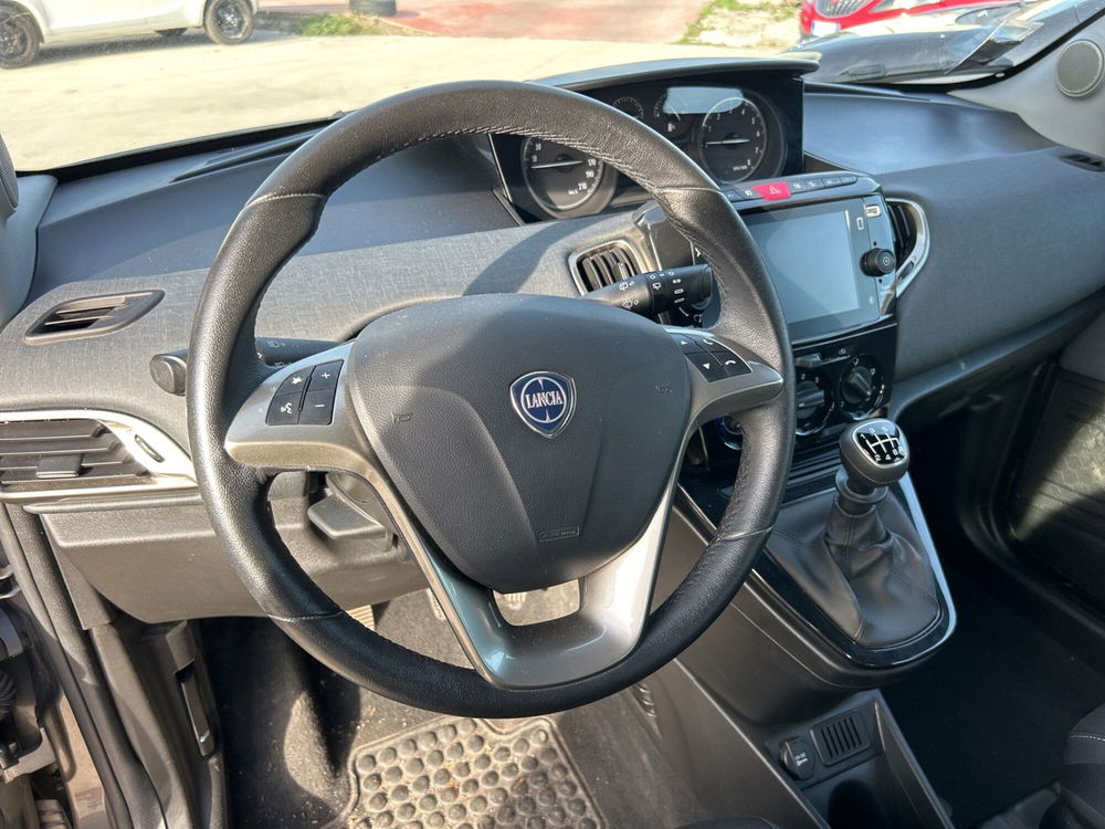 Lancia Ypsilon usata a Frosinone (18)