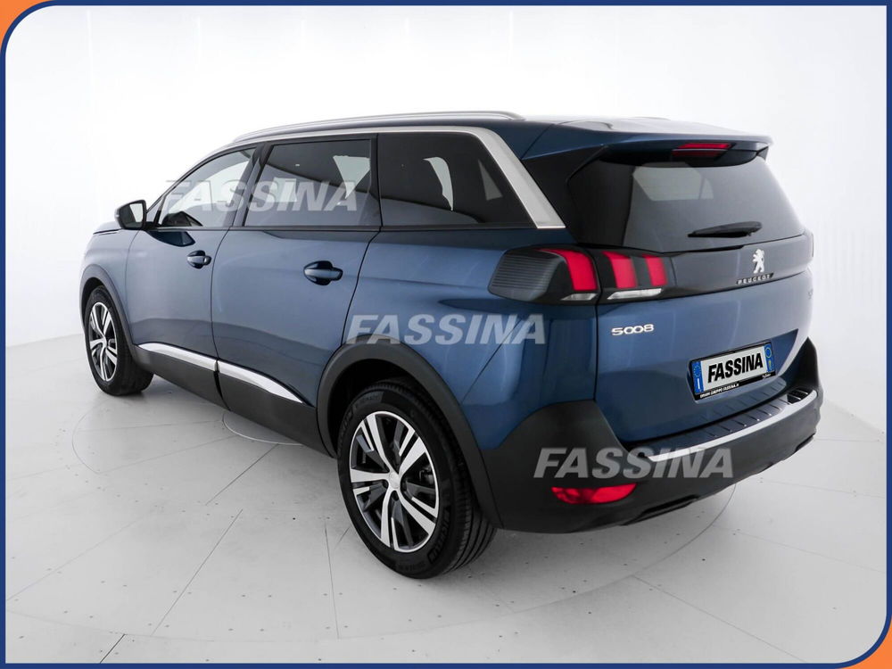 Peugeot 5008 usata a Milano (4)