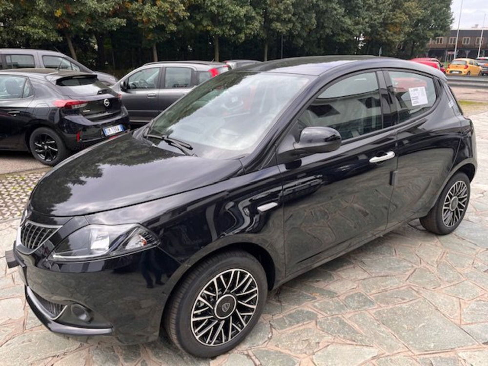 Lancia Ypsilon nuova a Milano