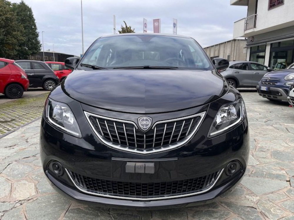 Lancia Ypsilon nuova a Milano (3)