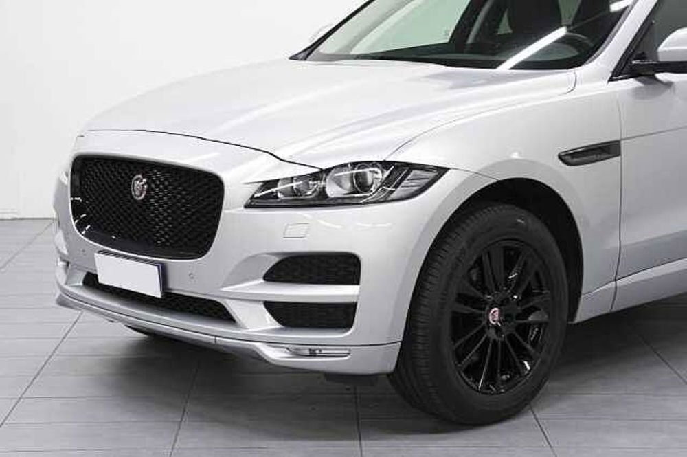 Jaguar F-Pace usata a Como (12)