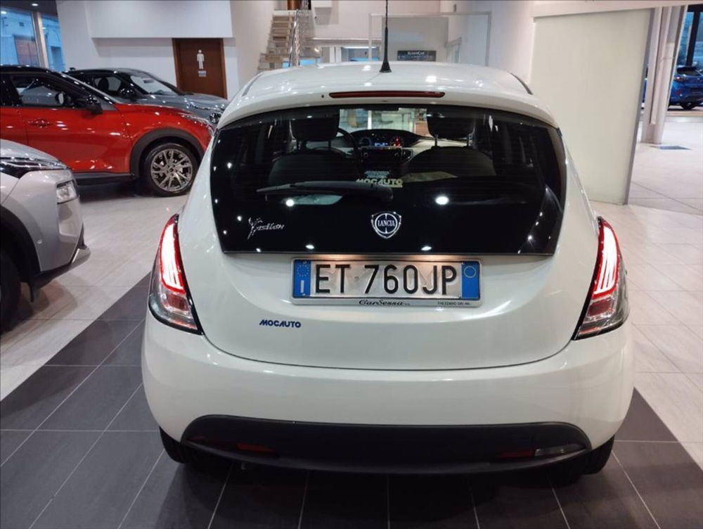 Lancia Ypsilon usata a Milano (10)